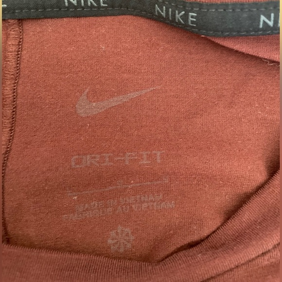 Nike dri-fit shirt - Picture 4 of 5